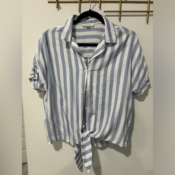 beachlunchlounge Tops - Nordstrom beachlunchlounge collection, size medium , button down striped shirt